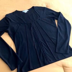 Ladies Vintage long sleeved top.